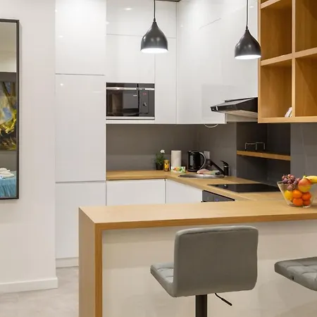 Shy But Shining! Lovely, Stylish & Fully Equipped. Apartmán *