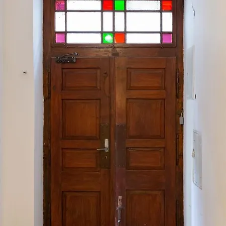 Shy But Shining! Lovely, Stylish & Fully Equipped. Appartement Cracovie